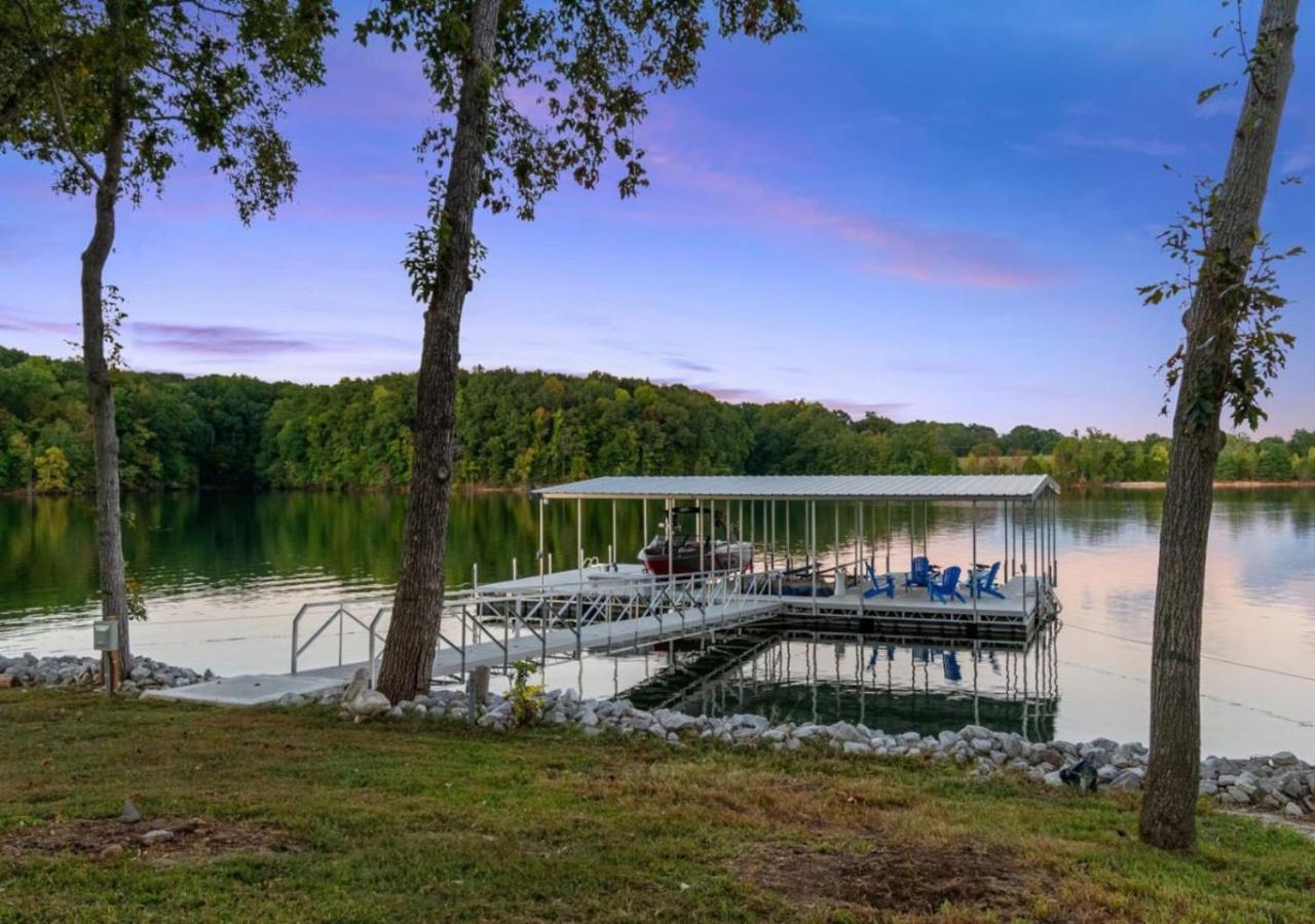 Rare Find Best Lot With Dock And Views On Lake Winchester Ngoại thất bức ảnh